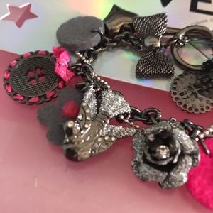 Betsey Johnson pink button charm bracelet B36 vtg